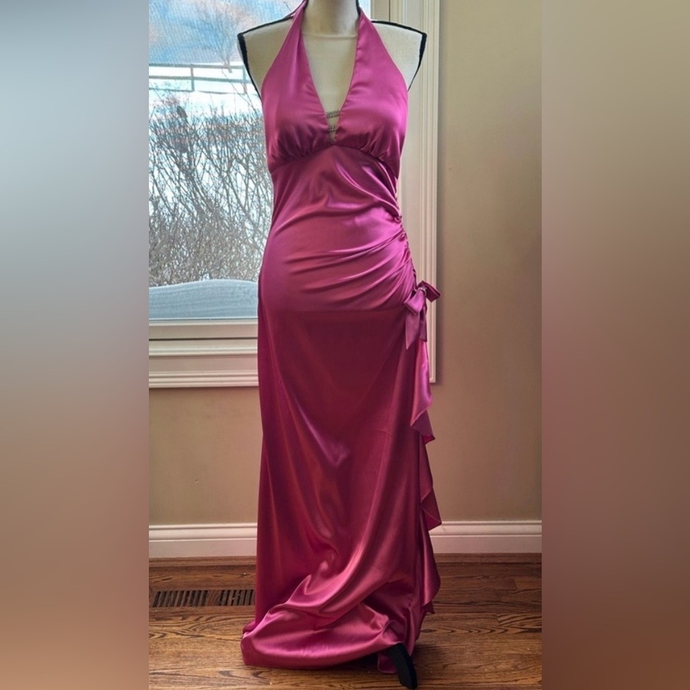 Blondie‎ Nites Fuchsia Backless Gown